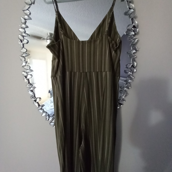 New Green light striped jumpsuit size xl - Picture 3 of 4